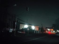 Jalan Raya Pemda Pasir Jambu Gelap Gulita, Rawan Tawuran dan Kecelakaan — Pemkab Bogor Dinilai Abai Terhadap Keselamatan Warga